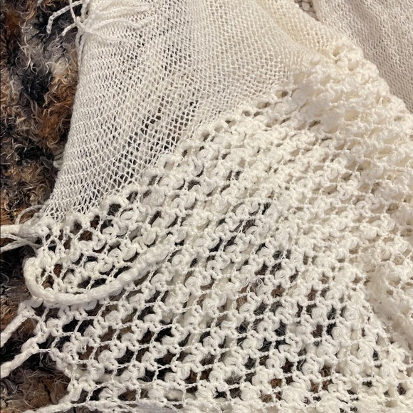 5 Assorted Scarves Collection - Picture 3 of 6